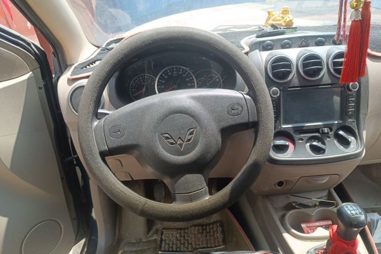 Used Wuling Hongguang 2014 1.2L Standard Model China IV Steering Wheel