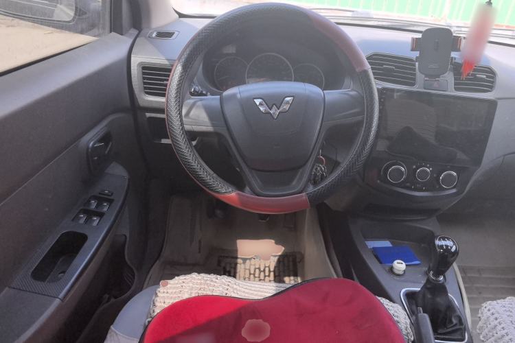 Used Wuling Hongguang 2014 1.5L Standard Version Steering Wheel