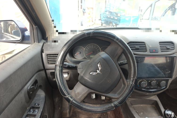 Used Wuling Hongguang 2014 1.2L Standard Model China IV Steering Wheel