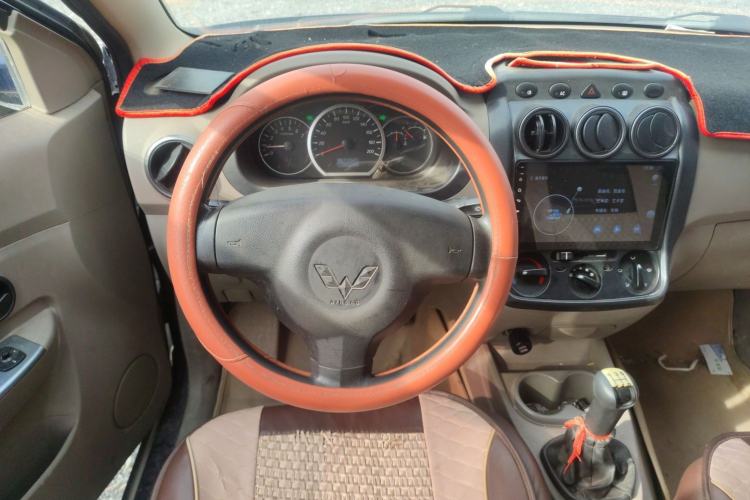 Used Wuling Hongguang 2014 1.2L Standard Model China IV Steering Wheel