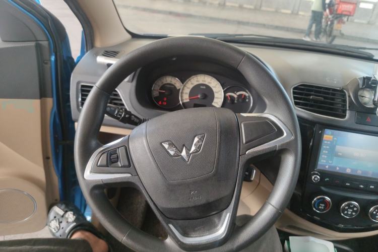 Used Wuling Hongguang 2014 1.5L S Luxury Model Steering Wheel