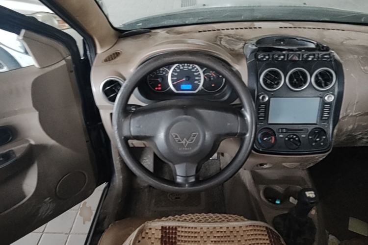 Used Wuling Hongguang 2014 1.2L Standard Model China IV Steering Wheel