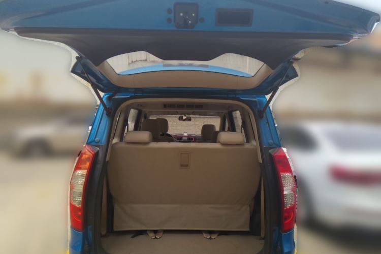 Used Wuling Hongguang 2014 1.5L S Standard Version Trunk