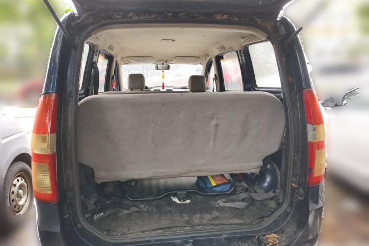 Used Wuling Hongguang 2014 1.5L Base Version Trunk