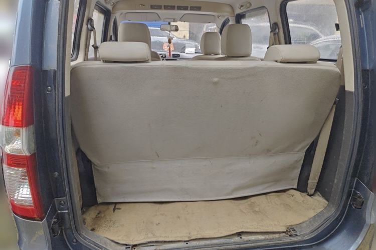 Used Wuling Hongguang 2014 1.5L Base Version Trunk