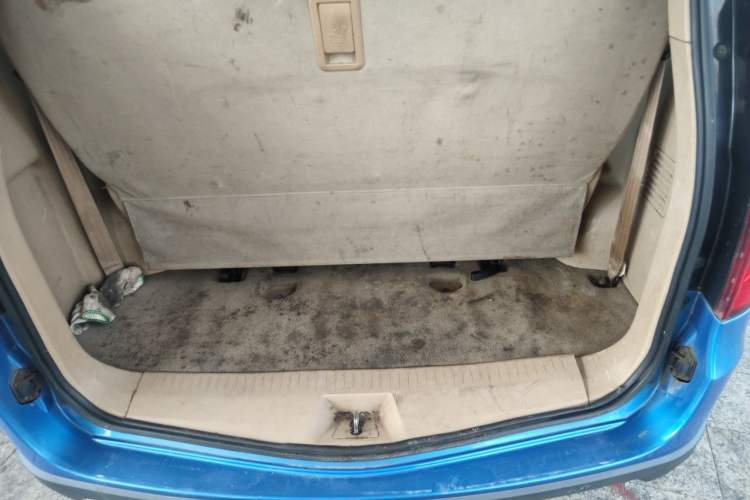 Used Wuling Hongguang 2014 1.5L S Luxury Model Trunk