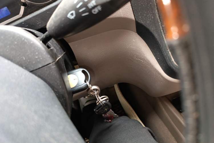 Used Wuling Hongguang 2014 1.2L Standard Model China IV Vehicle Key