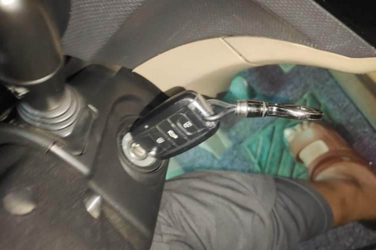 Used Wuling Hongguang 2014 1.5L S Comfort Model Vehicle Key