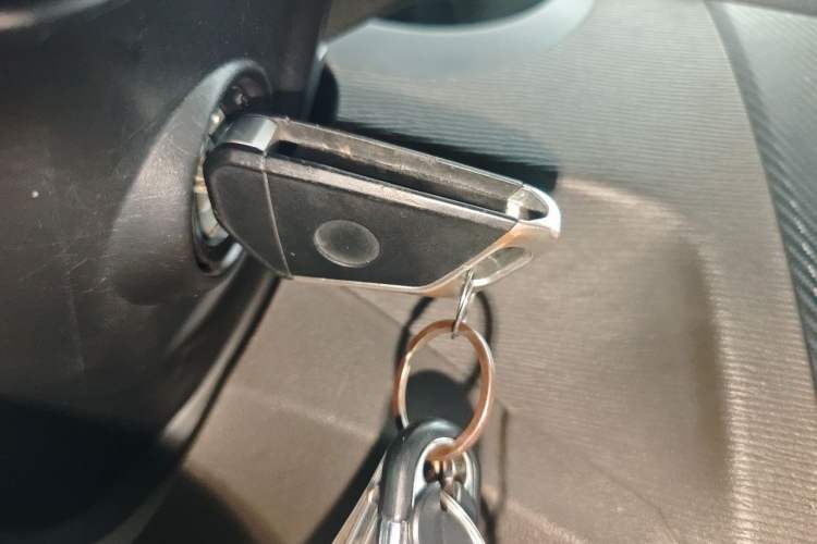 Used Wuling Hongguang 2014 1.5L Standard Version Vehicle Key