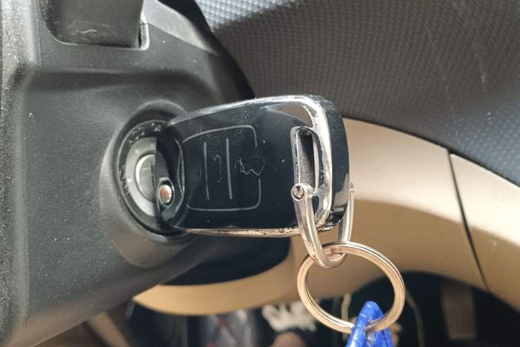 Used Wuling Hongguang 2014 1.5L S Luxury Model Vehicle Key
