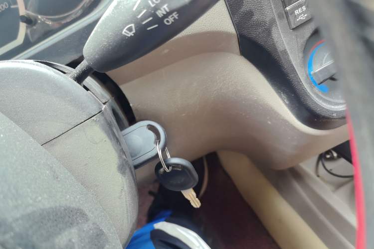 Used Wuling Hongguang 2014 1.2L Standard Model China IV Vehicle Key
