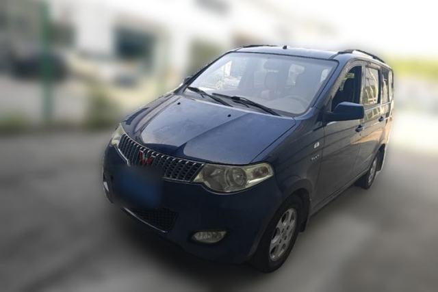 Used Wuling Hongguang Wuling Hongguang 1.5L, 5-speed manual, no sunroof, air conditioning included.