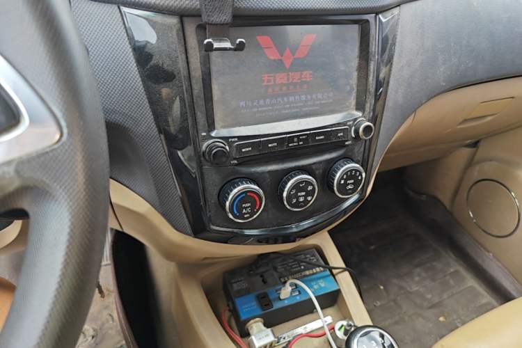 Used Wuling Hongguang 2014 1.2L S Comfort Model China IV Audio And AC Panel