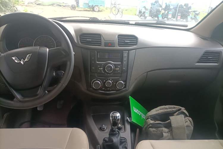 Used Wuling Hongguang 2014 1.5L S Standard Version Audio And AC Panel