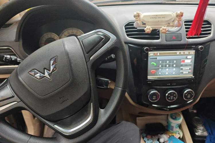 Used Wuling Hongguang 2014 1.2L S Comfort Model China IV Audio And AC Panel