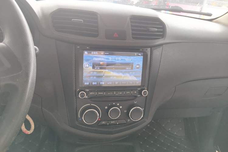 Used Wuling Hongguang 2014 1.5L S Standard Version Audio And AC Panel
