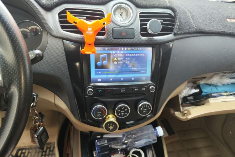 Used Wuling Hongguang 2014 1.5L S Luxury Model Audio And AC Panel