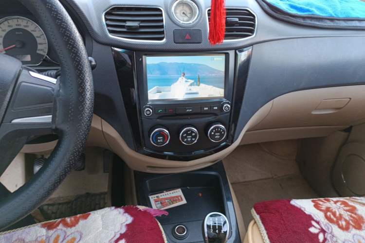 Used Wuling Hongguang 2014 1.5L S Luxury Model Audio And AC Panel