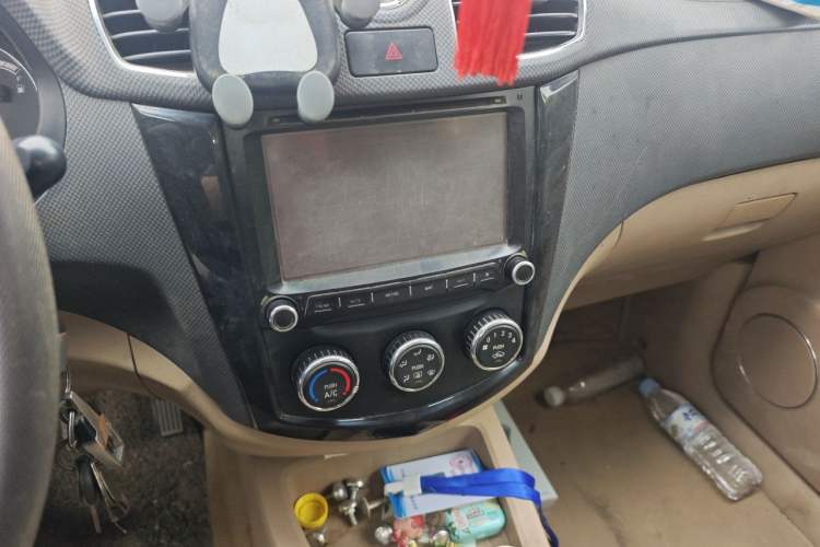 Used Wuling Hongguang 2014 1.5L S Comfort Model Audio And AC Panel