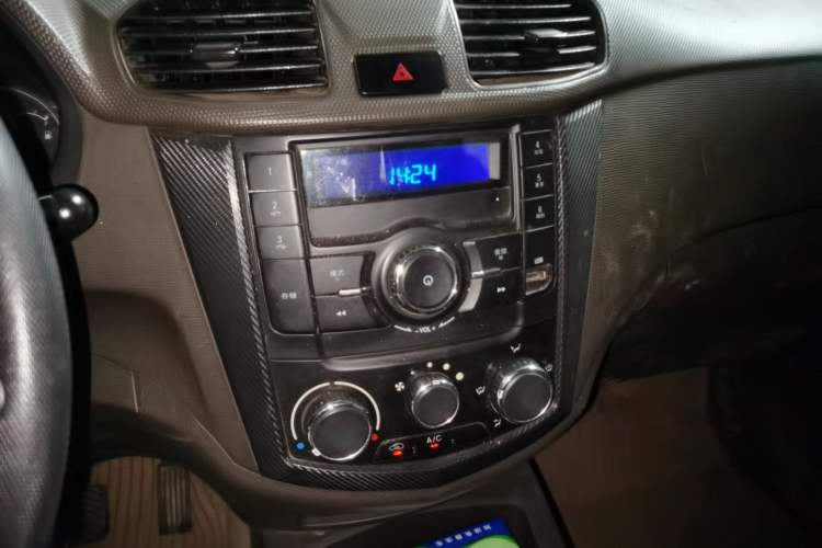 Used Wuling Hongguang 2014 1.5L S Standard Version Audio And AC Panel