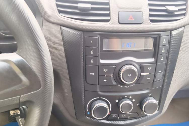 Used Wuling Hongguang 2014 1.5L S Standard Version Audio And AC Panel