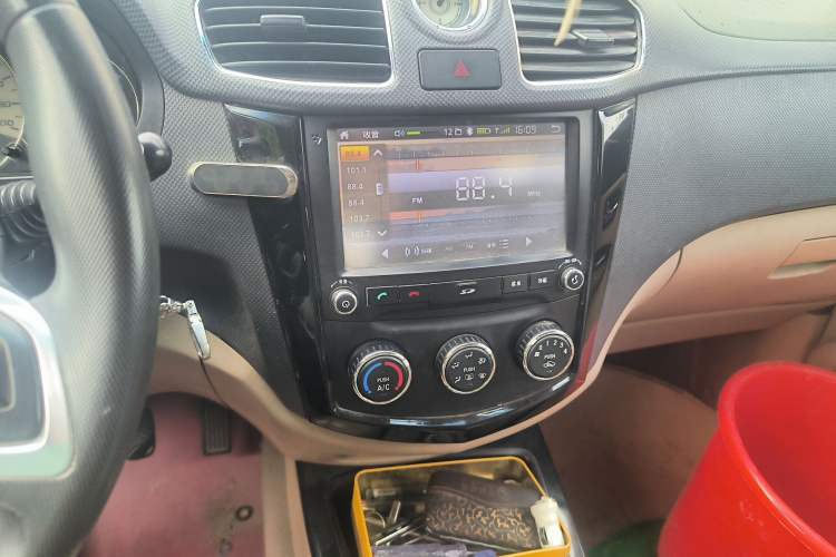 Used Wuling Hongguang 2014 1.5L S Luxury Model Audio And AC Panel