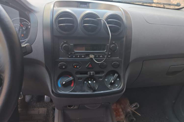 Used Wuling Hongguang 2014 1.2L Base Model China IV Audio And AC Panel