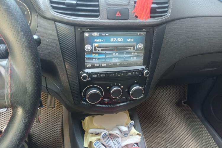 Used Wuling Hongguang 2014 1.5L S Standard Version Audio And AC Panel
