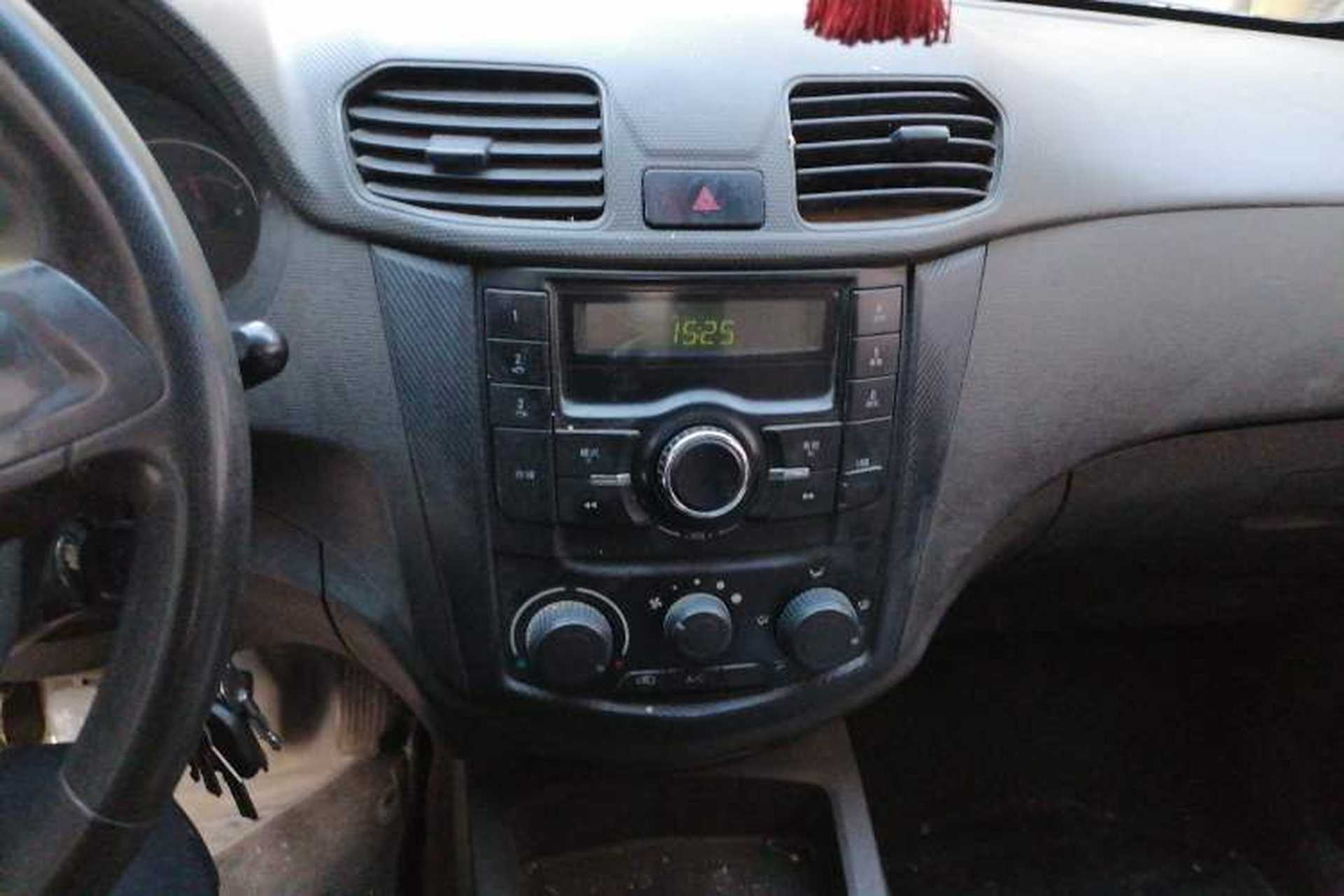 Used Wuling Hongguang 2014 1.5L Base Version Audio And AC Panel