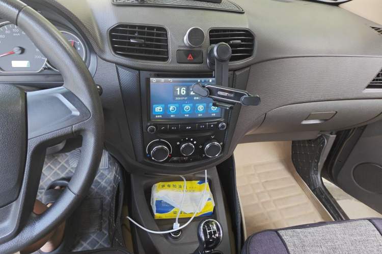 Used Wuling Hongguang 2014 1.5L S Standard Version Audio And AC Panel
