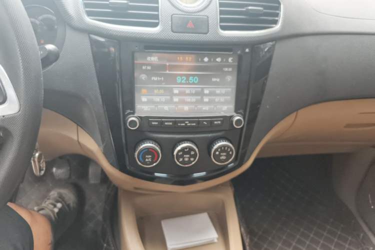 Used Wuling Hongguang 2014 1.5L S Comfort Model Audio And AC Panel
