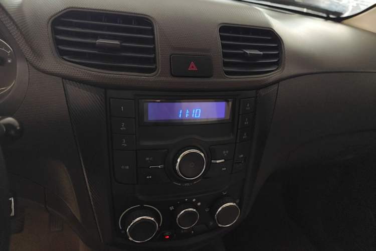 Used Wuling Hongguang 2014 1.5L S Standard Version Audio And AC Panel
