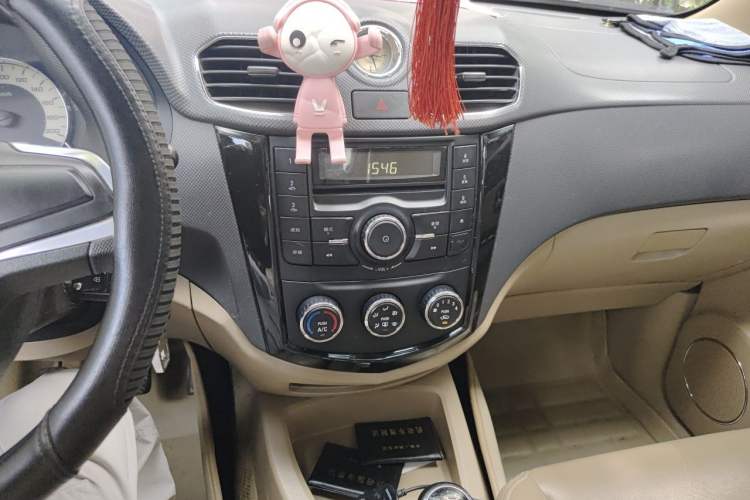 Used Wuling Hongguang 2014 1.5L S Comfort Model Audio And AC Panel