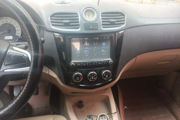 Used Wuling Hongguang 2014 1.5L S Comfort Model Audio And AC Panel