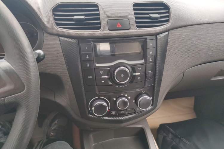 Used Wuling Hongguang 2014 1.5L S Standard Version Audio And AC Panel