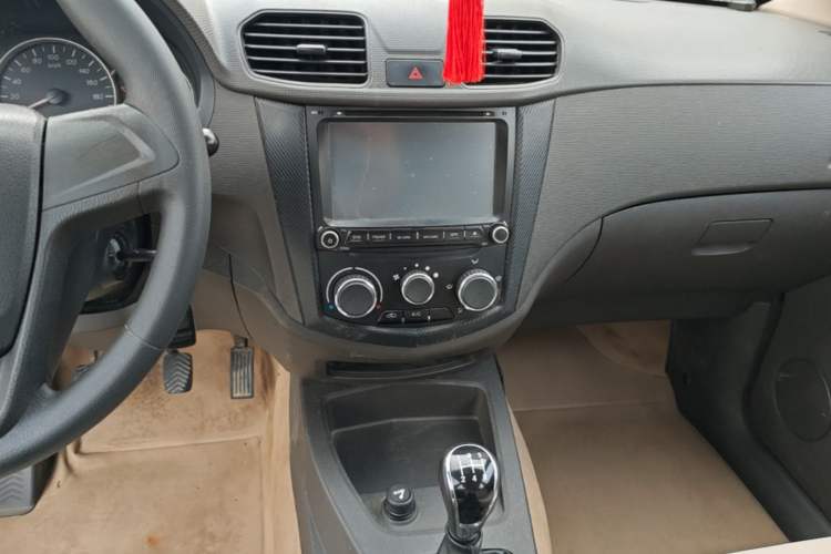 Used Wuling Hongguang 2014 1.5L S Standard Version Audio And AC Panel