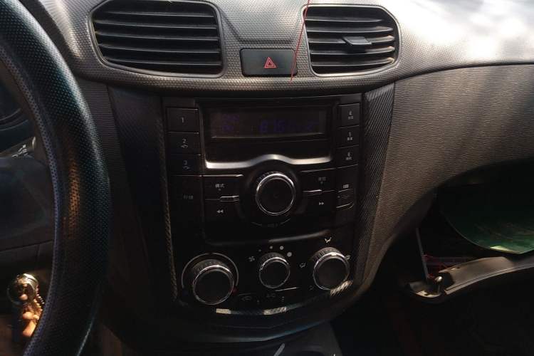 Used Wuling Hongguang 2014 1.2L S Standard Version China IV Standard Audio And AC Panel