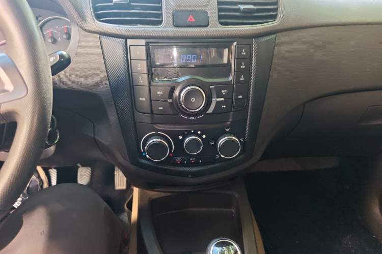 Used Wuling Hongguang 2014 1.2L S Standard Version China IV Standard Audio And AC Panel