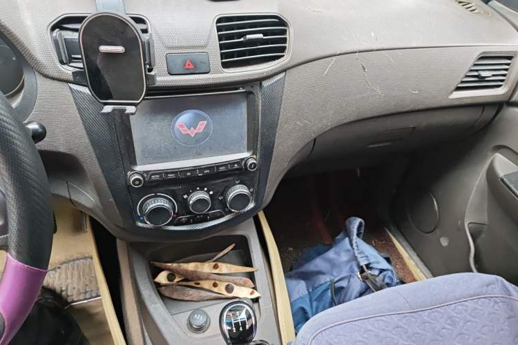 Used Wuling Hongguang 2014 1.5L S Standard Version Audio And AC Panel