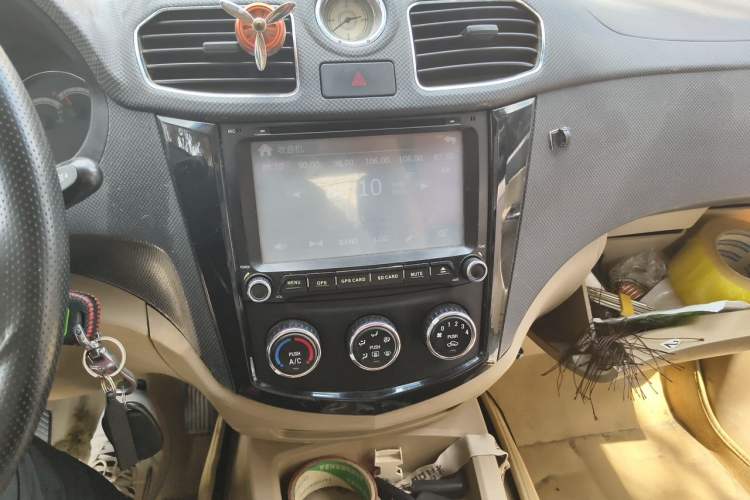 Used Wuling Hongguang 2014 1.5L S Comfort Model Audio And AC Panel