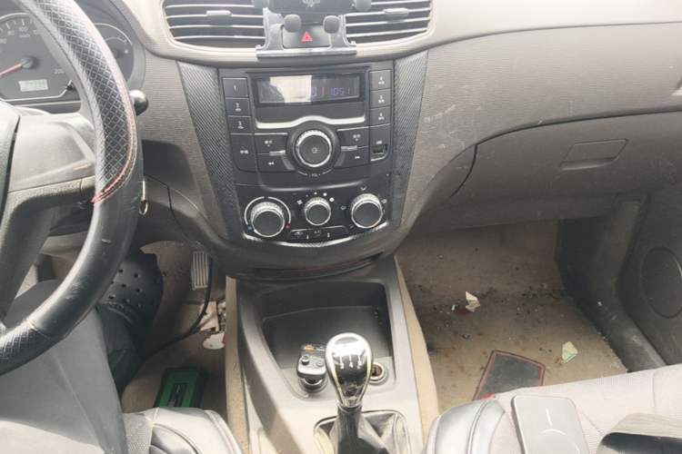 Used Wuling Hongguang 2014 1.5L S Standard Version Audio And AC Panel