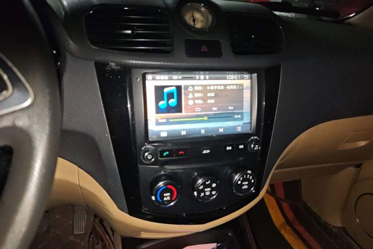 Used Wuling Hongguang 2014 1.5L S Luxury Model Audio And AC Panel