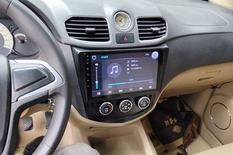 Used Wuling Hongguang 2014 1.5L S Comfort Model Audio And AC Panel
