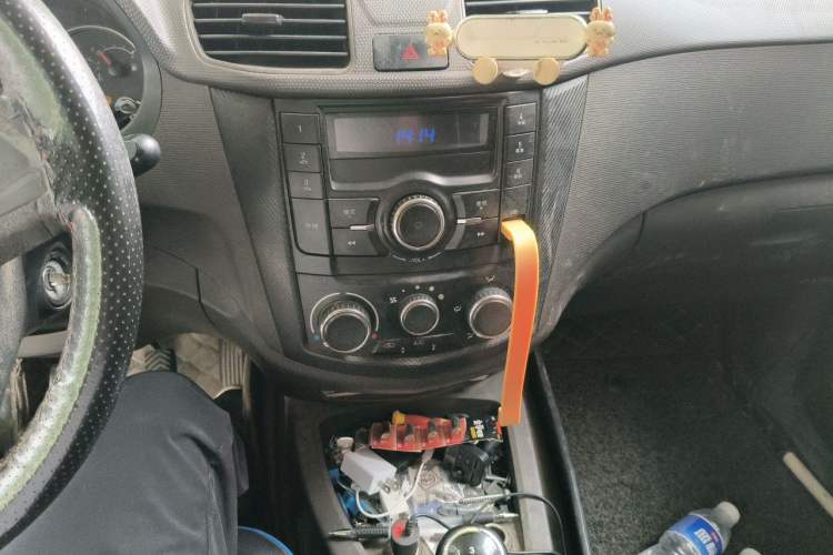 Used Wuling Hongguang 2014 1.5L S Standard Version Audio And AC Panel