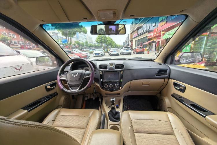 Used Wuling Hongguang 2014 1.5L S Comfort Model Audio And AC Panel