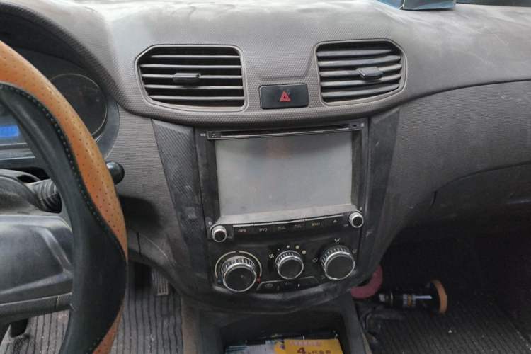 Used Wuling Hongguang 2014 1.5L S Standard Version Audio And AC Panel