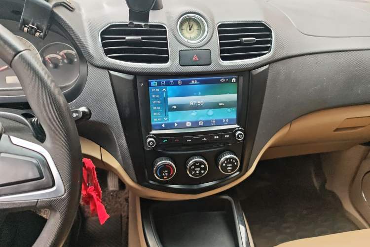 Used Wuling Hongguang 2014 1.5L S Luxury Model Audio And AC Panel