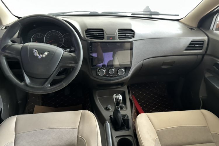Used Wuling Hongguang 2014 1.5L S Standard Version Audio And AC Panel