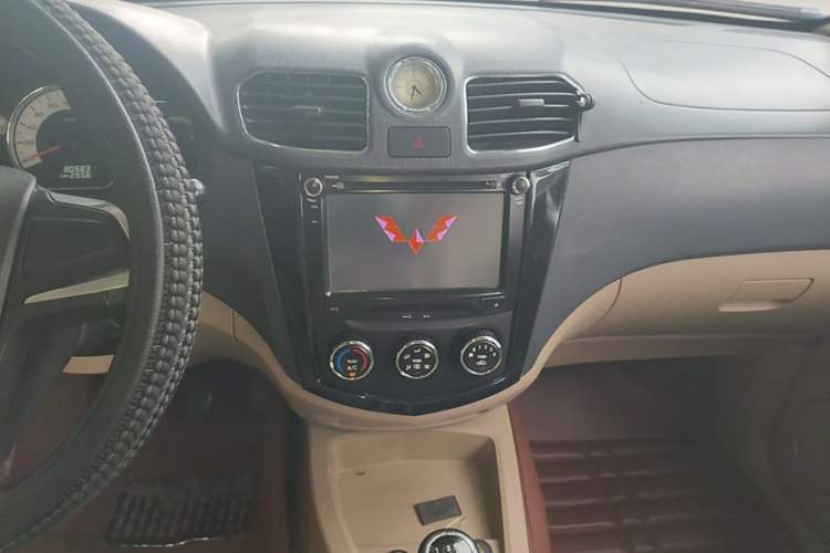 Used Wuling Hongguang 2014 1.5L S Comfort Model Audio And AC Panel