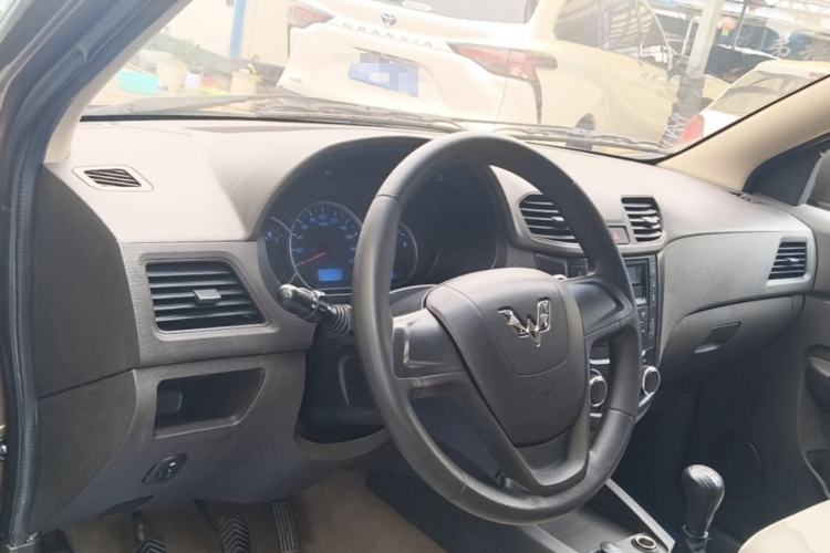 Used Wuling Hongguang 2014 1.5L S Standard Version Center Console